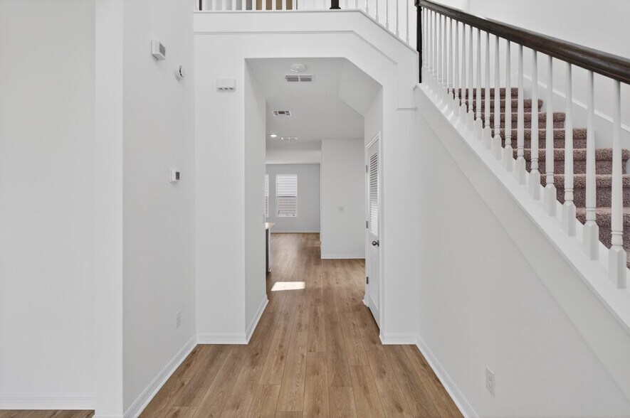 Building Photo - 2967 Embark Trl