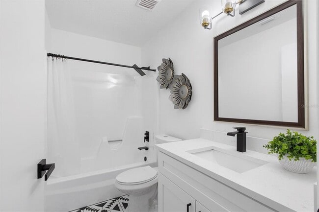 Building Photo - 11218 Creek View Dr