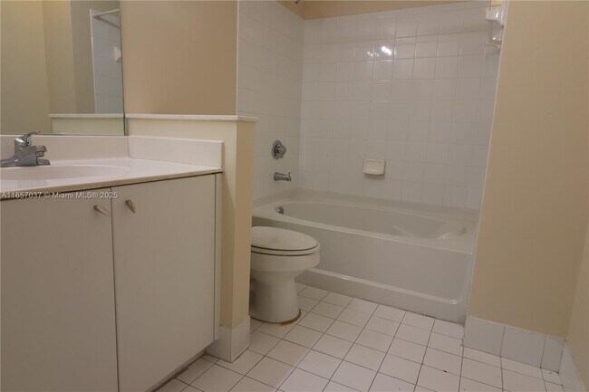 Building Photo - 5880 W Sample Rd