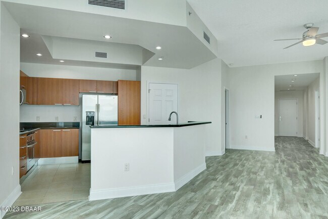 Building Photo - 241 Riverside Dr