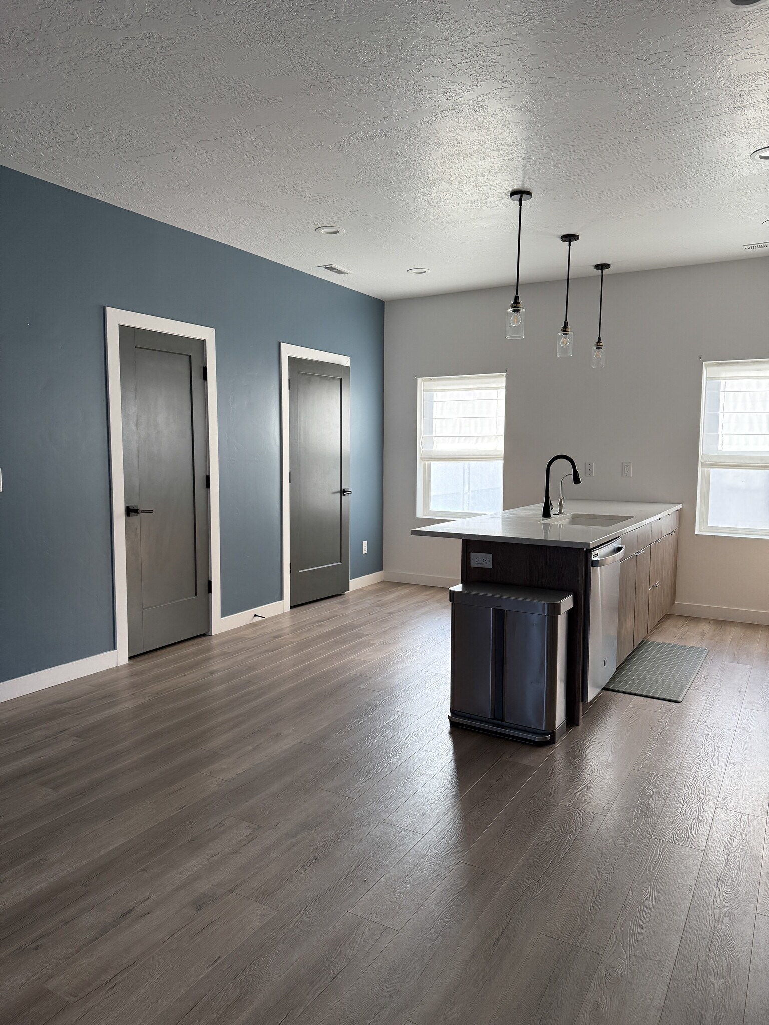 Building Photo - 620 N Orchard Dr