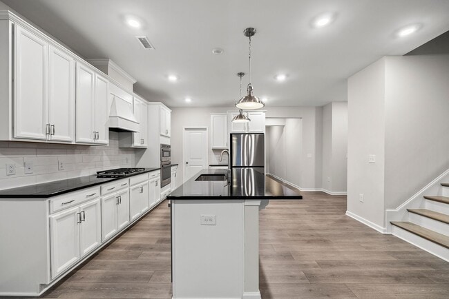Building Photo - 2116 Curry Mdw Wy