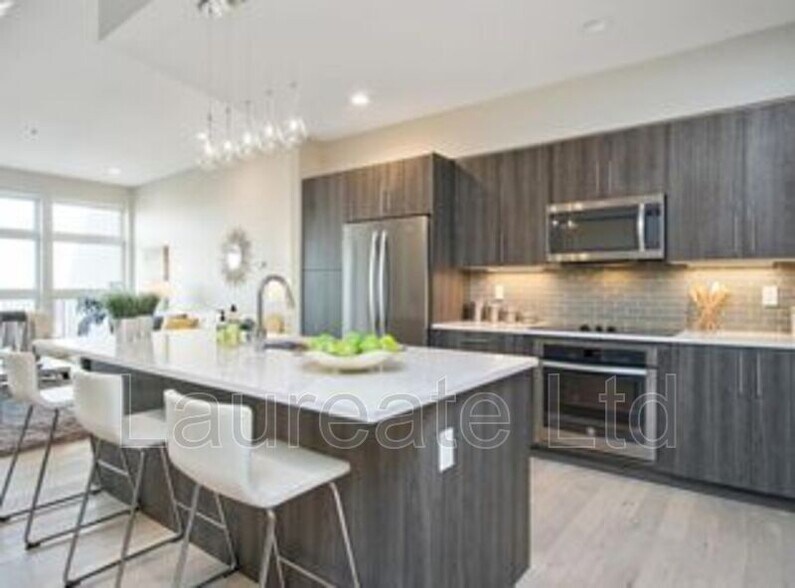 Building Photo - 3198 Blake St