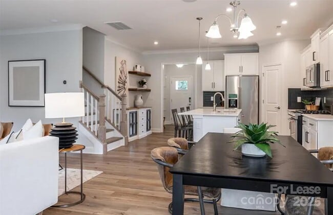 Building Photo - 19016 Yellow Birch Dr