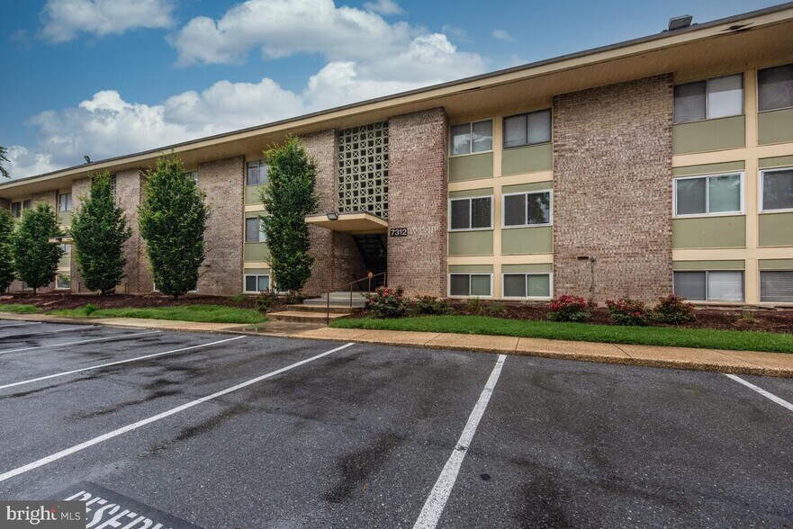 Building Photo - 7312 Donnell Pl