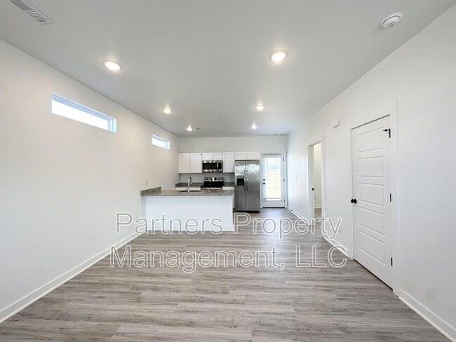 Building Photo - 1070 Boardwalk Ave