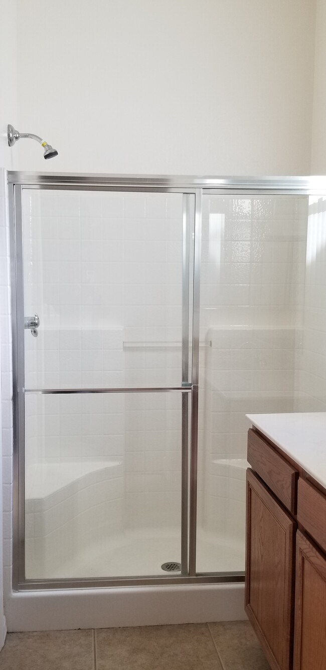 Building Photo - 4901 Oro Ln