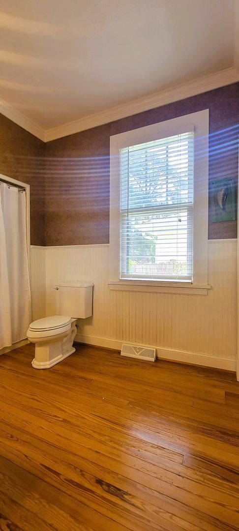 Building Photo - Charming 2 bedroom bungalow in Lakeside/Staples Mill area.