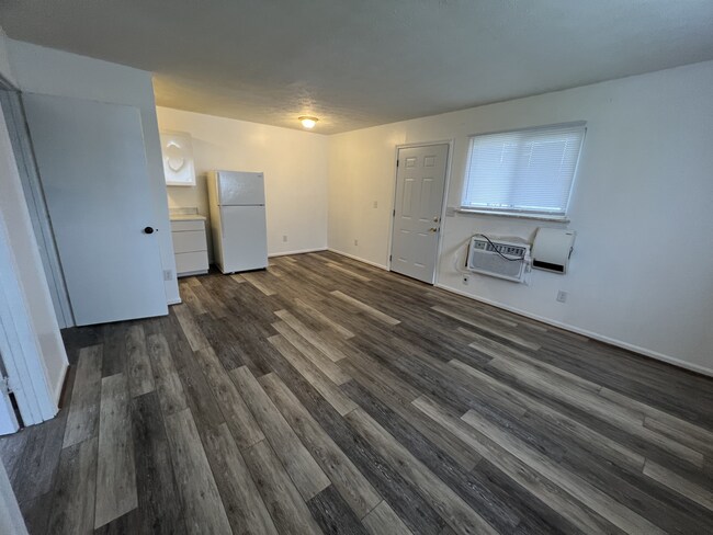 Building Photo - 1261 Green Valley Dr