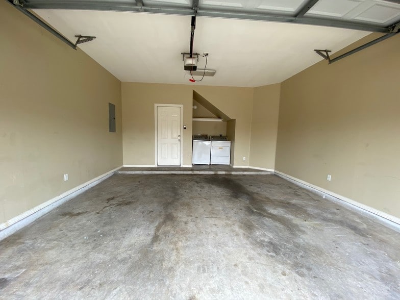 Building Photo - 2500 N J St