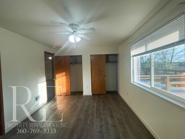 Building Photo - Remodeled w Heat Pump and Large Deck