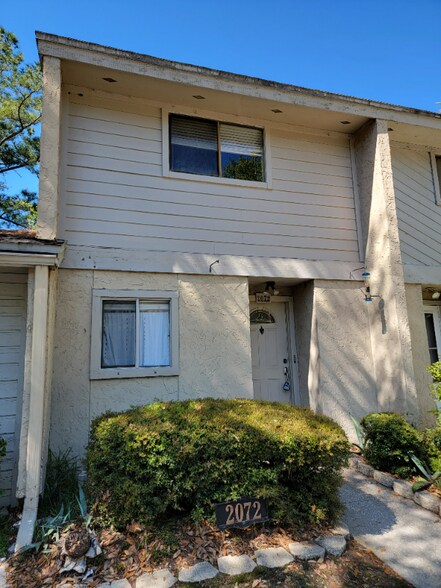 Primary Photo - 3801 Crown Point Rd