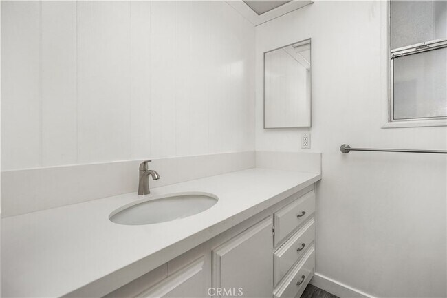 Building Photo - 16444 Bolsa Chica St