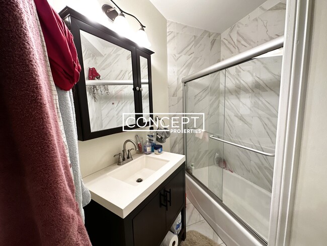 Building Photo - 84 Fenway