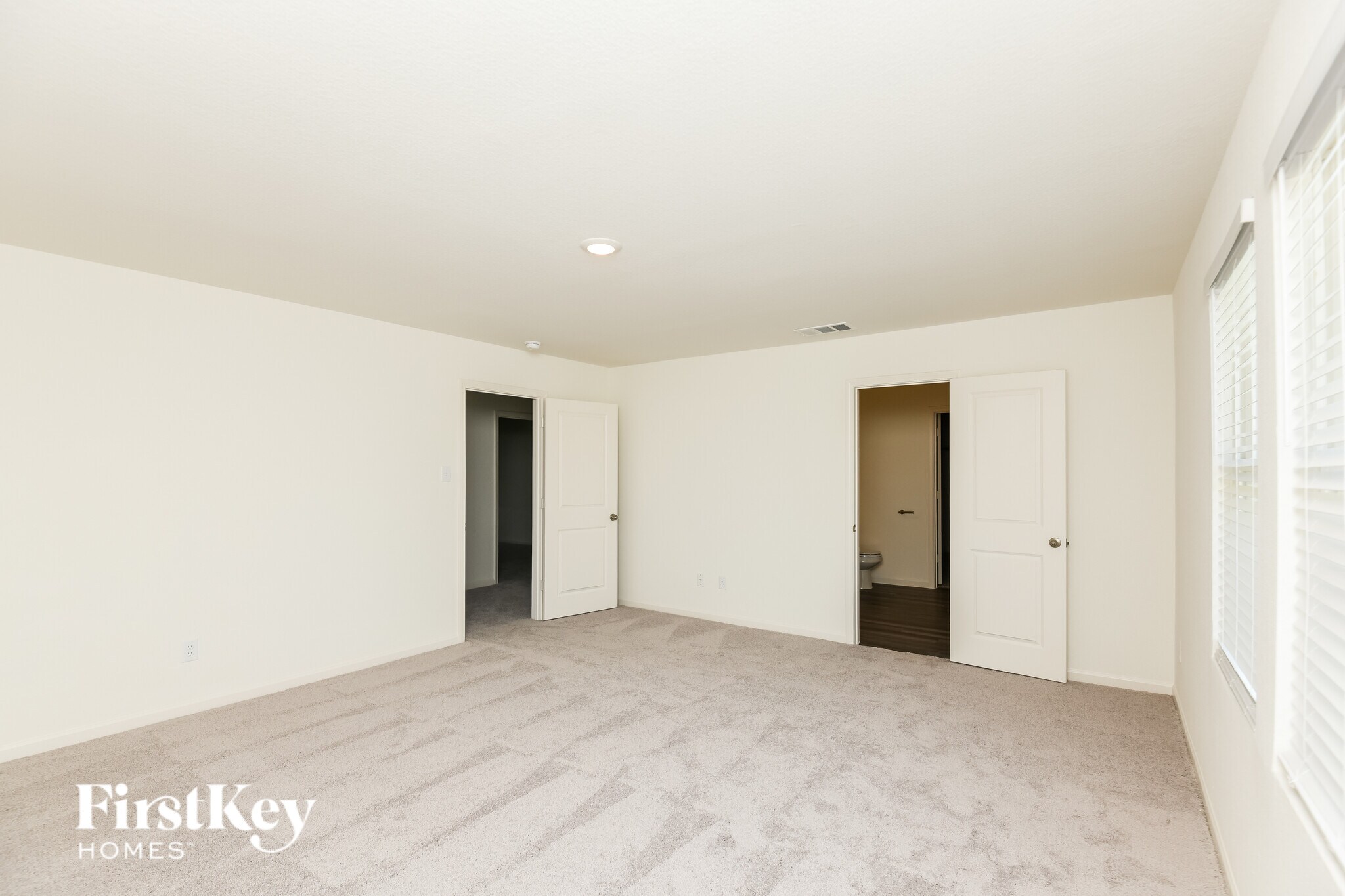 Building Photo - 8356 Hawkview Dr