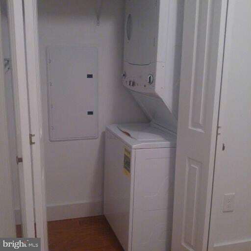 Building Photo - 2633-39-1639 Poplar St