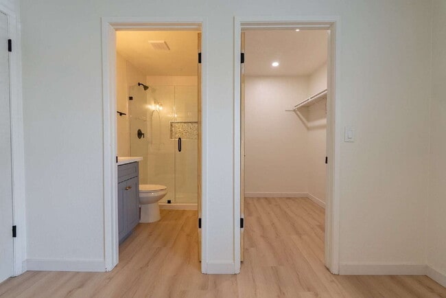 Building Photo - LEASE PENDING - 2 Bedroom, 2 Bath Coastal Apartment