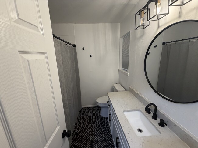 Building Photo - 4502 Jordan Ave