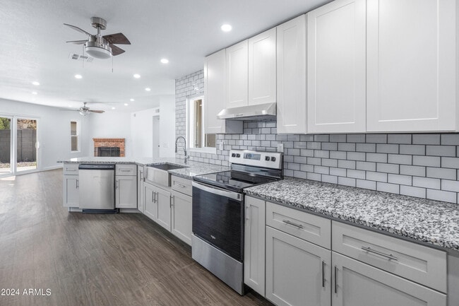Building Photo - 7034 S 42nd St