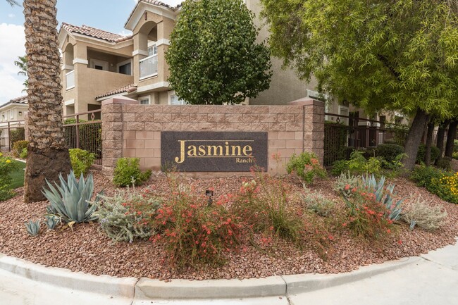 Building Photo - NORTHWEST 2 BEDROOM, 2 BATH CONDO IN GATED...