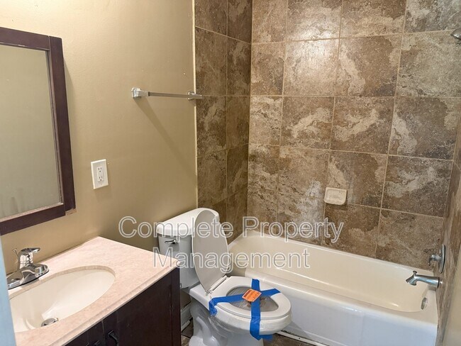 Building Photo - 160 Ohio Cir