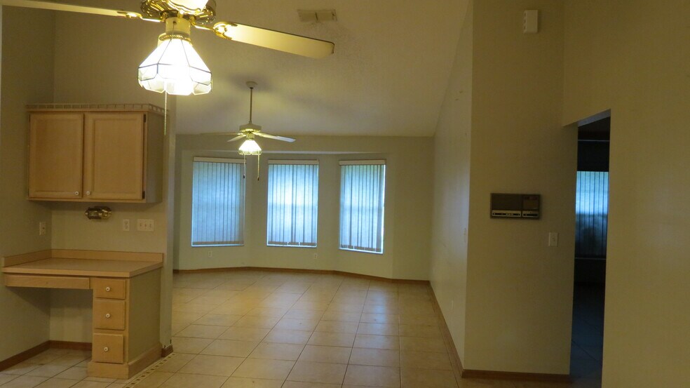 Building Photo - 1340 Woodlake Circle