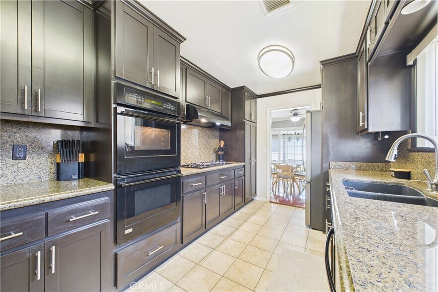Building Photo - 8412 San Marino Dr
