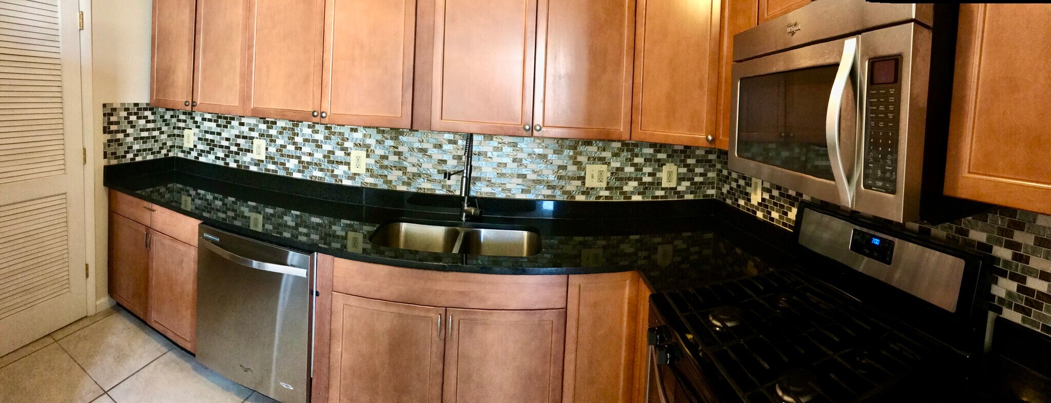 Kitchen - 526 St Paul St