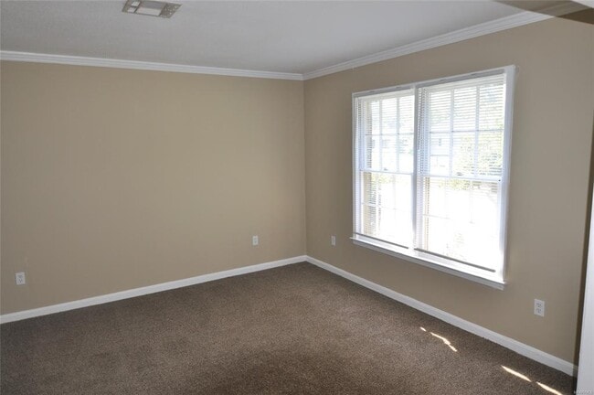 Building Photo - 2737 S Wallace Dr