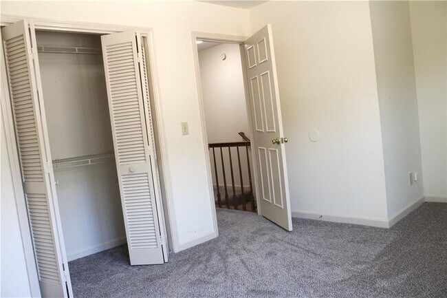 Building Photo - 1235 Sweet Pine Dr