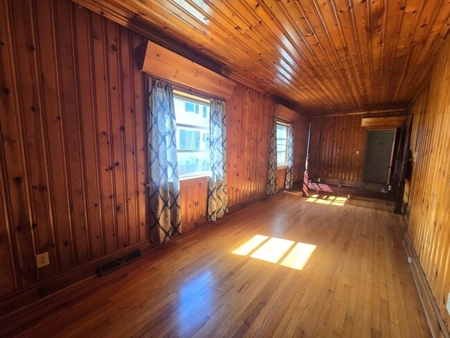 Building Photo - Beautiful Brick 2-Story in Edenton's Historic District