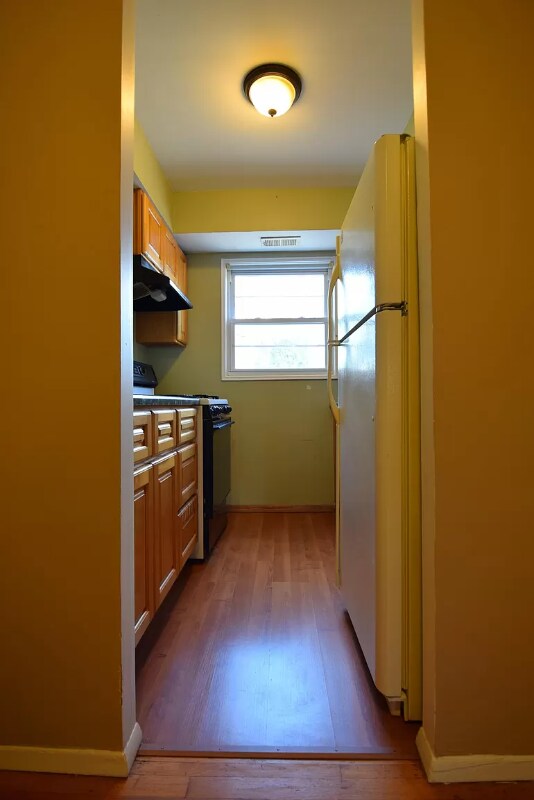 Building Photo - 167 Cromwell Ave