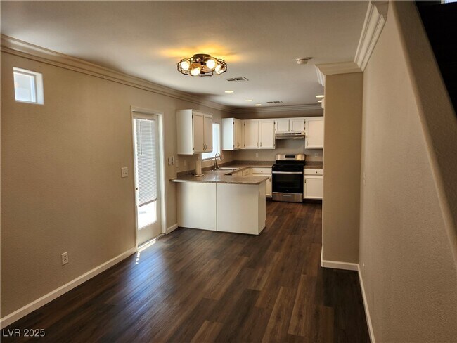 Building Photo - 5165 Paradise Skies Ave