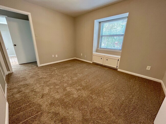 Building Photo - 2710 Timberjack Pl