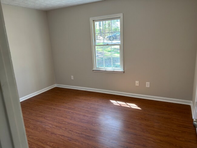 Building Photo - 135 Ashmore Ct