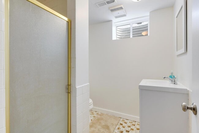 Building Photo - 4509 Laguna Dr