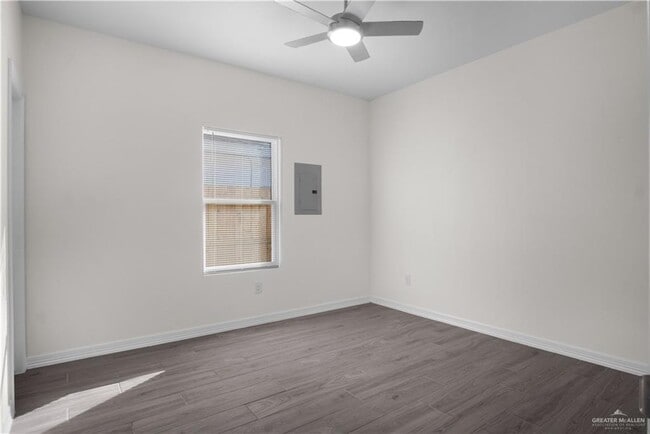 Building Photo - 25 N Onyx Ave