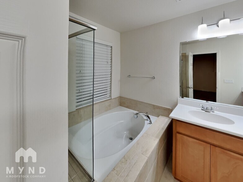 Building Photo - 107 Padua St