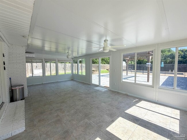 Building Photo - 220 Cordoba St