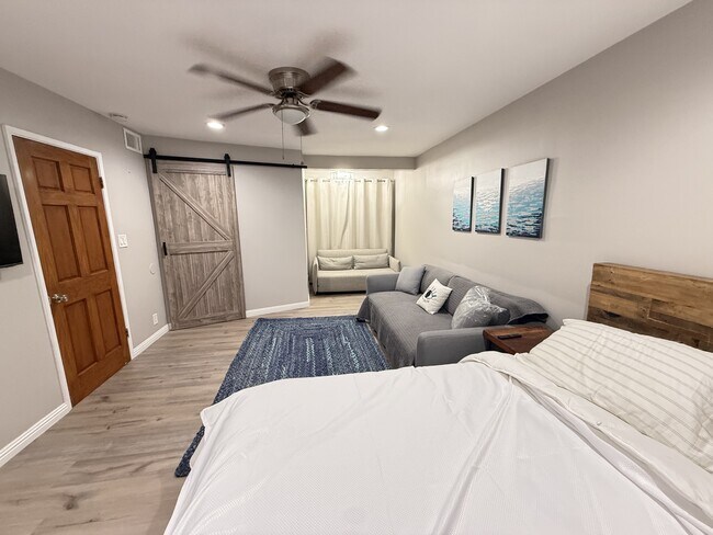 Building Photo - 1174 E Ocean Blvd