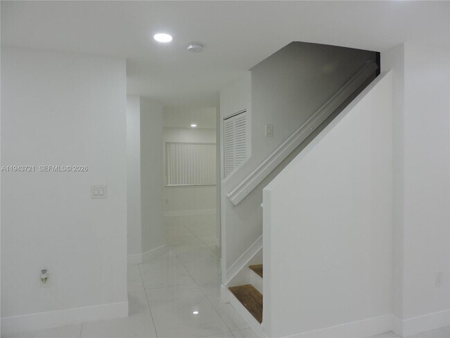 Building Photo - 17975 SW 140th Ct