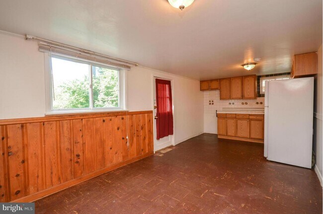 Building Photo - 1111 Gilbert Rd