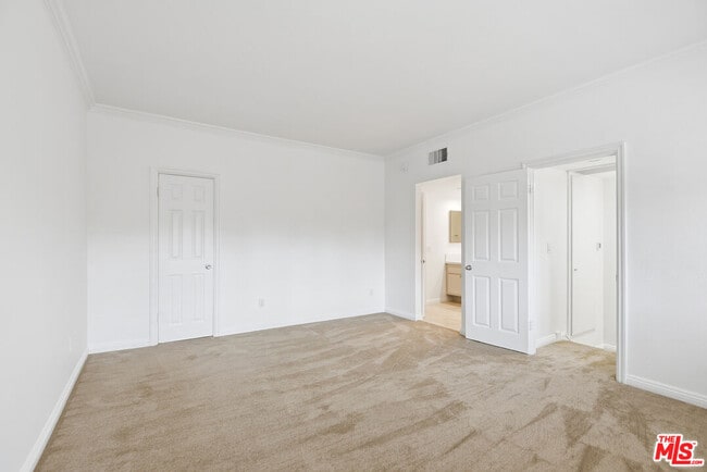 Building Photo - 13326 Maxella Ave