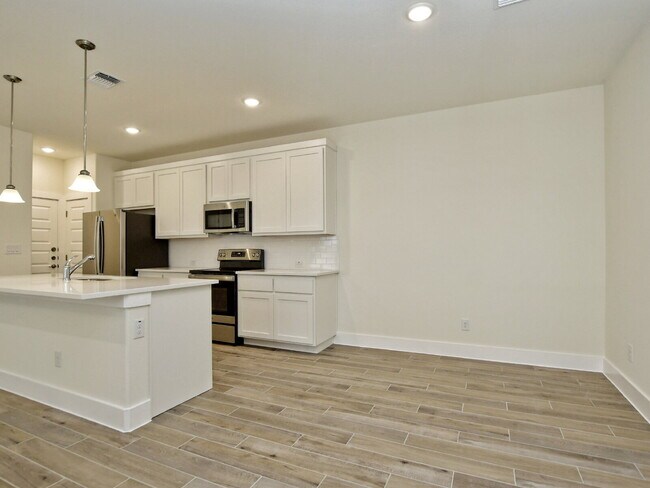 Building Photo - 412 Parkline Dr