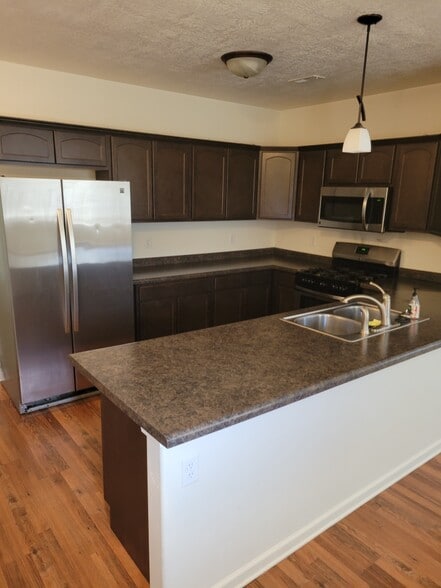 Building Photo - 1850 Red Bertrand Ct