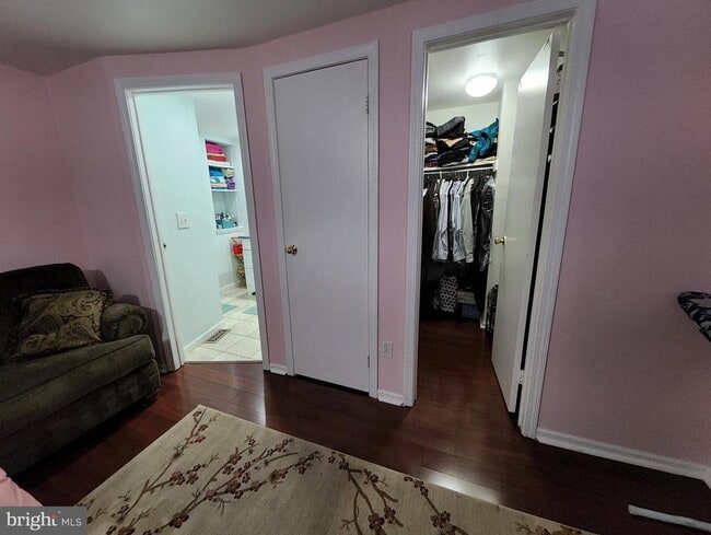 Building Photo - 2 Adam Ct