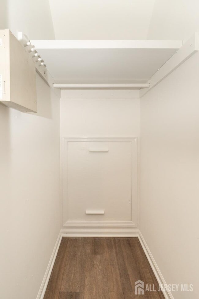 Building Photo - 801 Woodbridge Commons Way