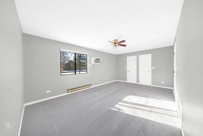 Building Photo - 651 S Virginia Rd