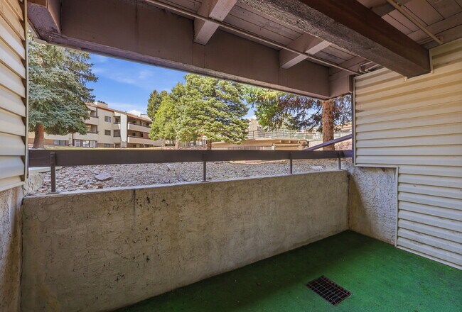 Building Photo - $1,345.95, 2-bed, 2-bath condo located in Colorado Springs with in-unit laundry and $300 cleaning...