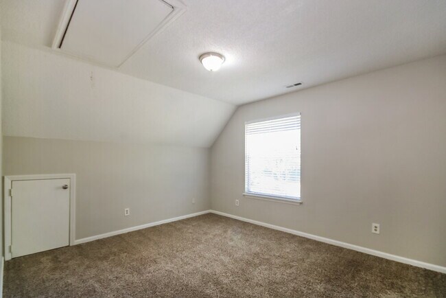 Building Photo - 9501 Cedar River Rd